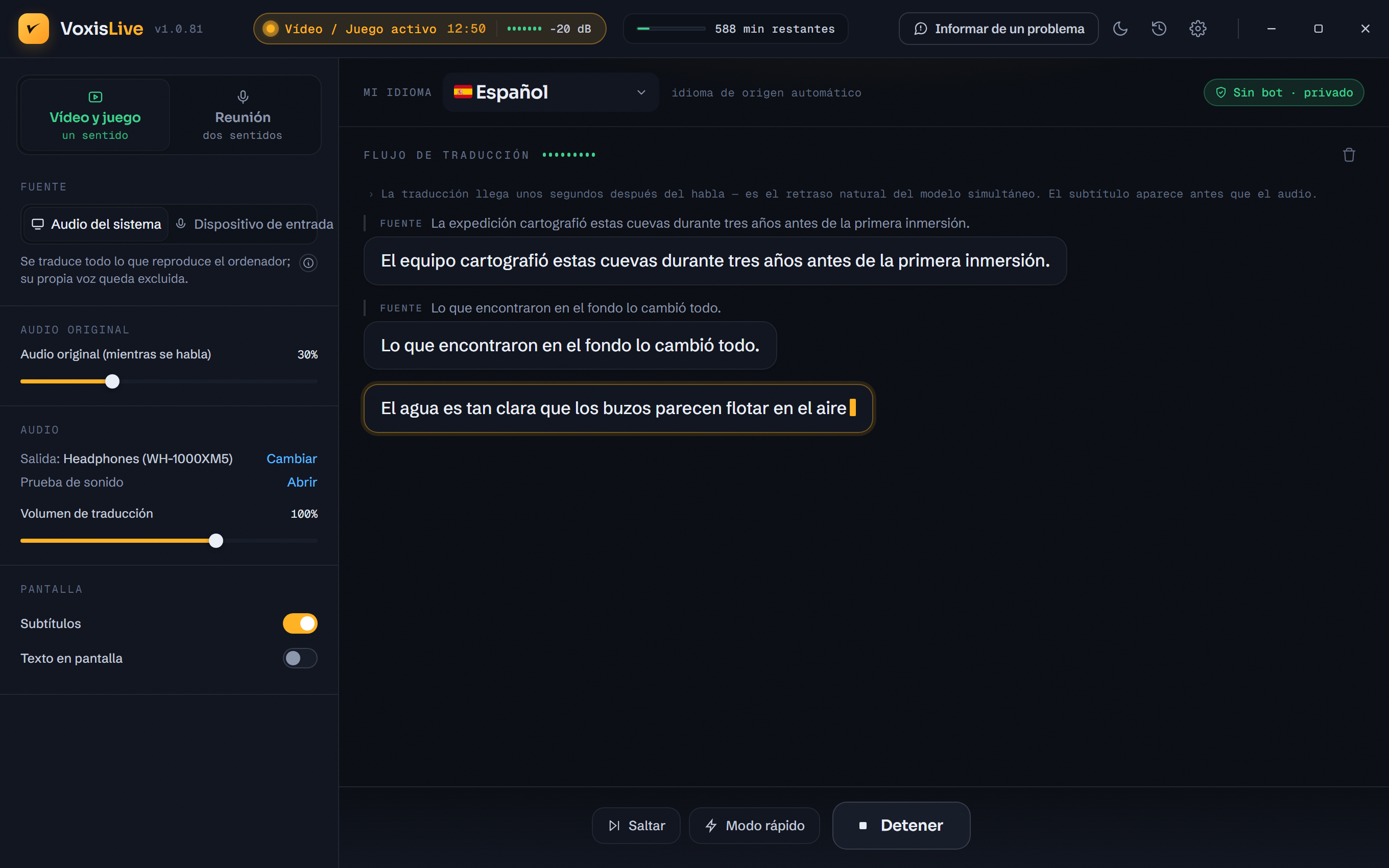 VoxisLive traduciendo un video con una transcripción bilingüe en vivo